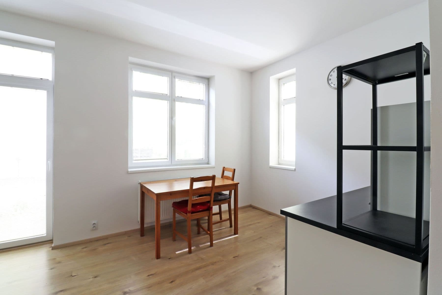 Prenájom bytu 1-izbový 27 m², Bečovská, Praha, Praha Prenájom bytu 1-izbový 27 m², Bečovská, Praha, Praha