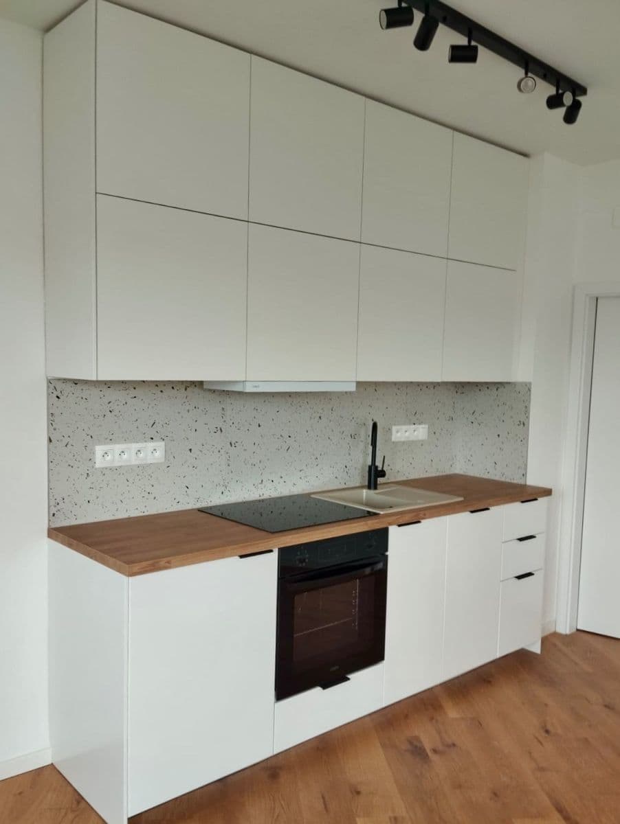 Prenájom bytu 1-izbový 36 m², Petrohradská, Praha, Praha Prenájom bytu 1-izbový 36 m², Petrohradská, Praha, Praha