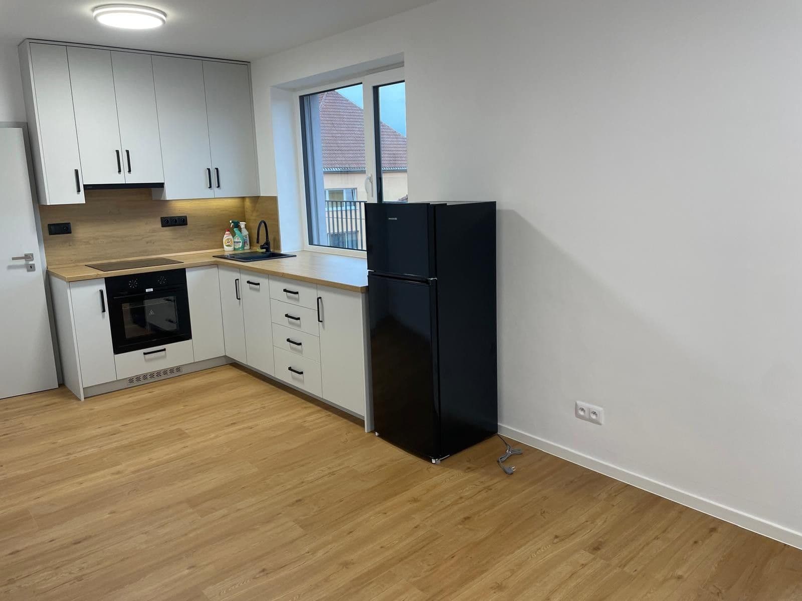 Prenájom bytu 2-izbový 39 m², Jana Fibicha, Ivančice, Jihomoravský kraj Prenájom bytu 2-izbový 39 m², Jana Fibicha, Ivančice, Jihomoravský kraj