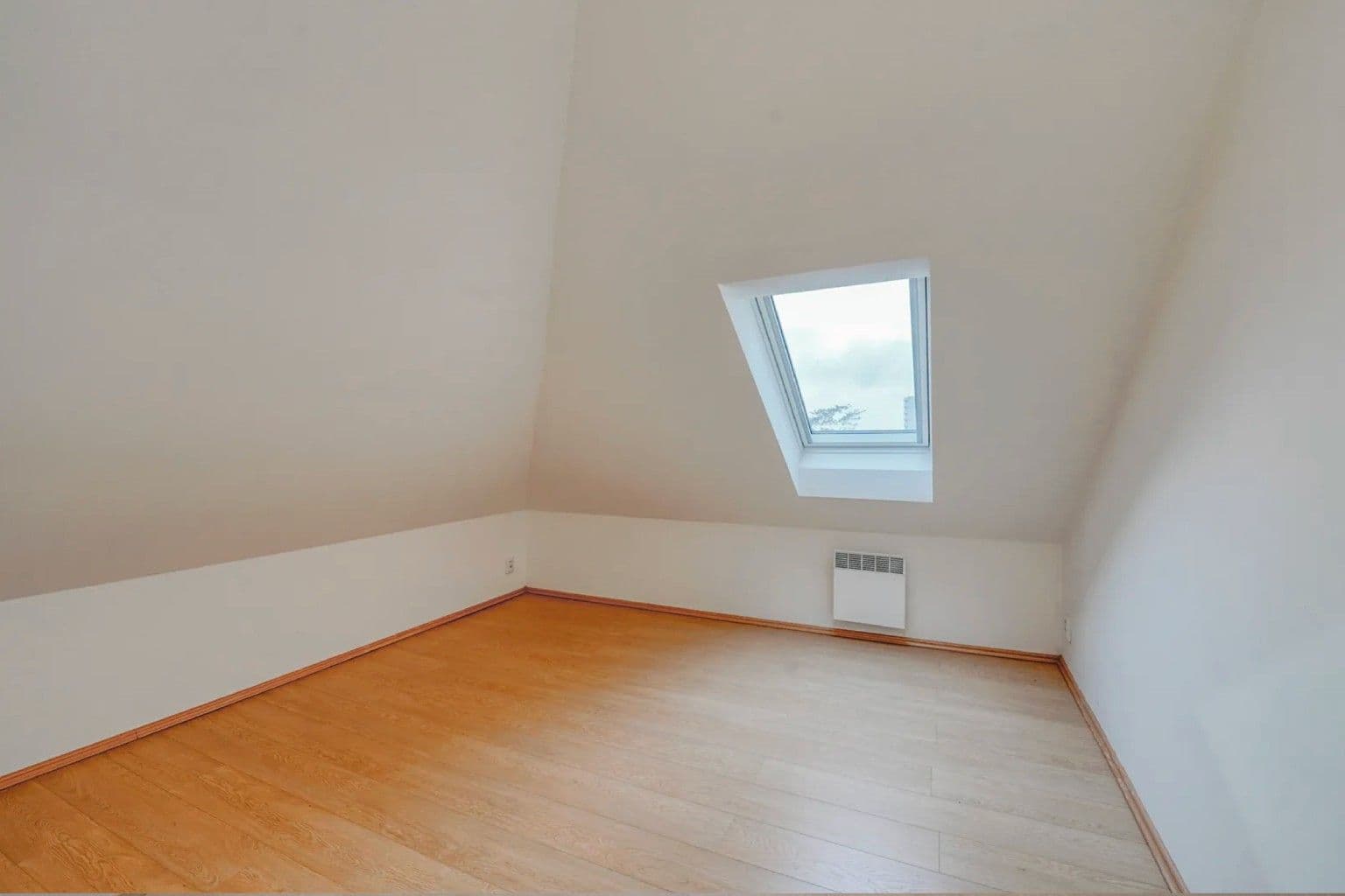 Prenájom bytu 4-izbový 98 m², Na Balkáně, Praha, Praha Prenájom bytu 4-izbový 98 m², Na Balkáně, Praha, Praha