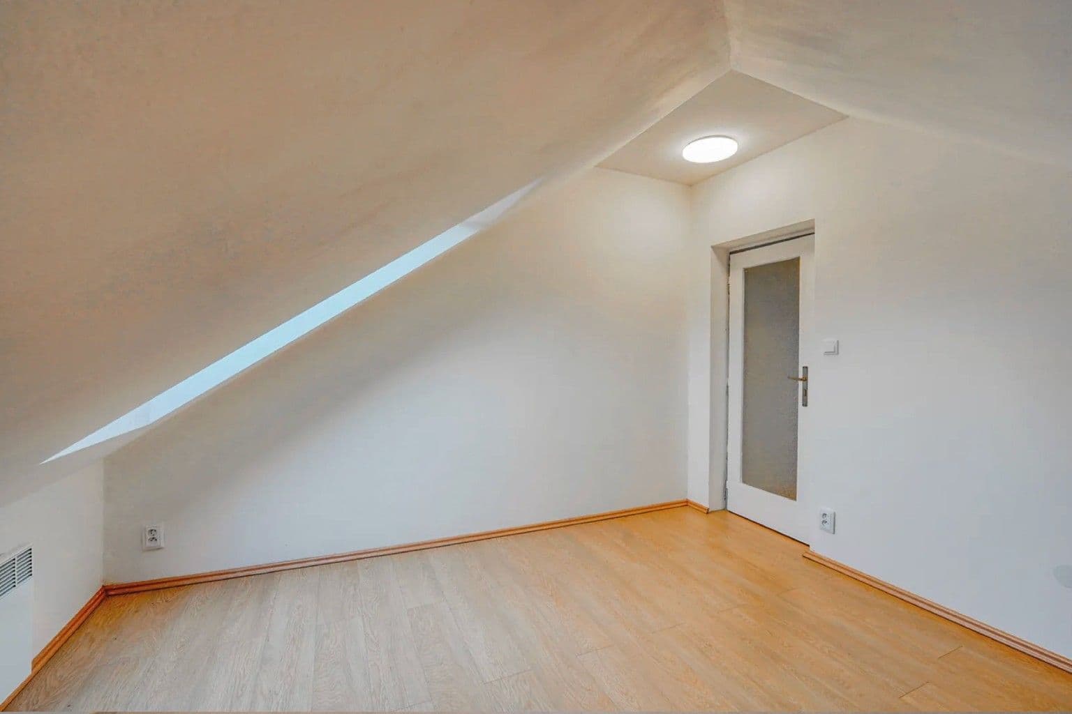 Prenájom bytu 4-izbový 98 m², Na Balkáně, Praha, Praha Prenájom bytu 4-izbový 98 m², Na Balkáně, Praha, Praha