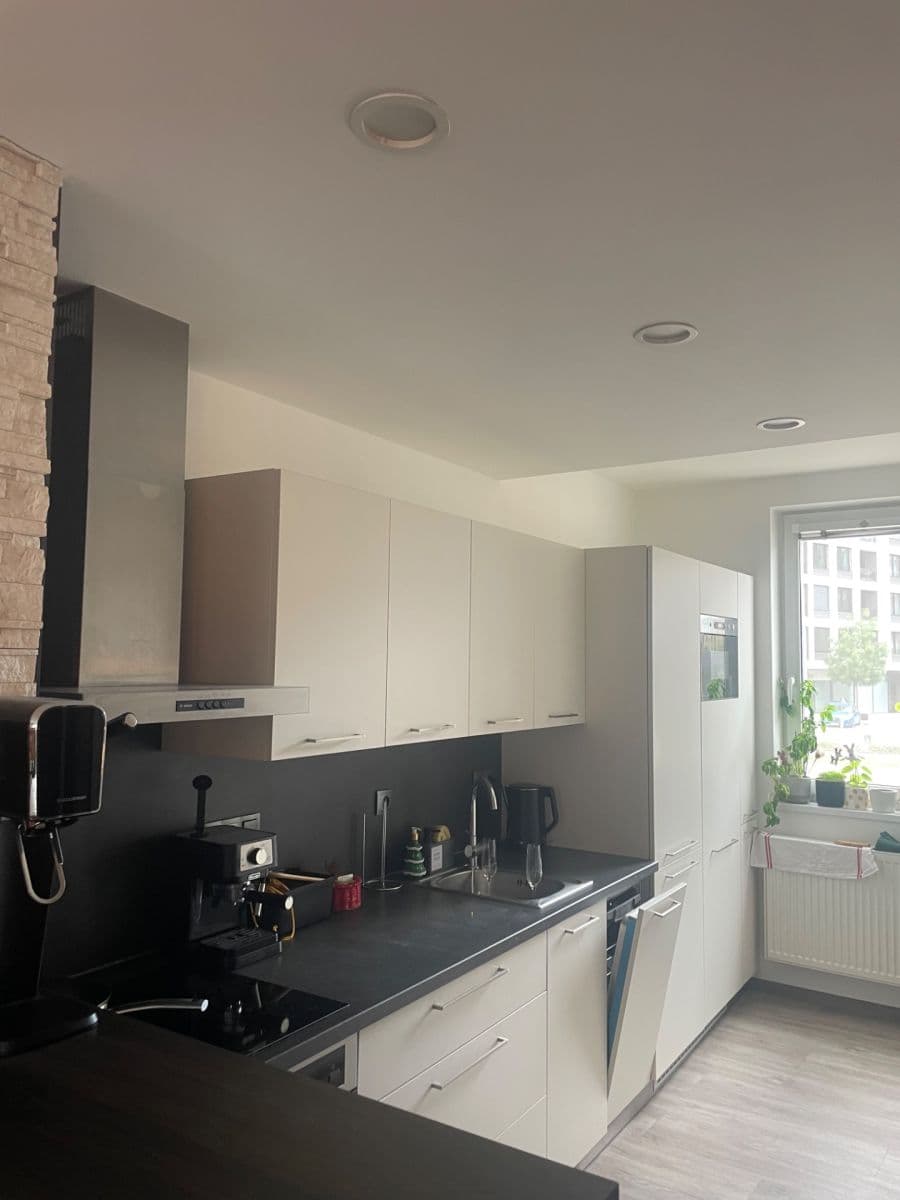 Prenájom bytu 2-izbový 75 m², Počernická, Praha, Praha Prenájom bytu 2-izbový 75 m², Počernická, Praha, Praha
