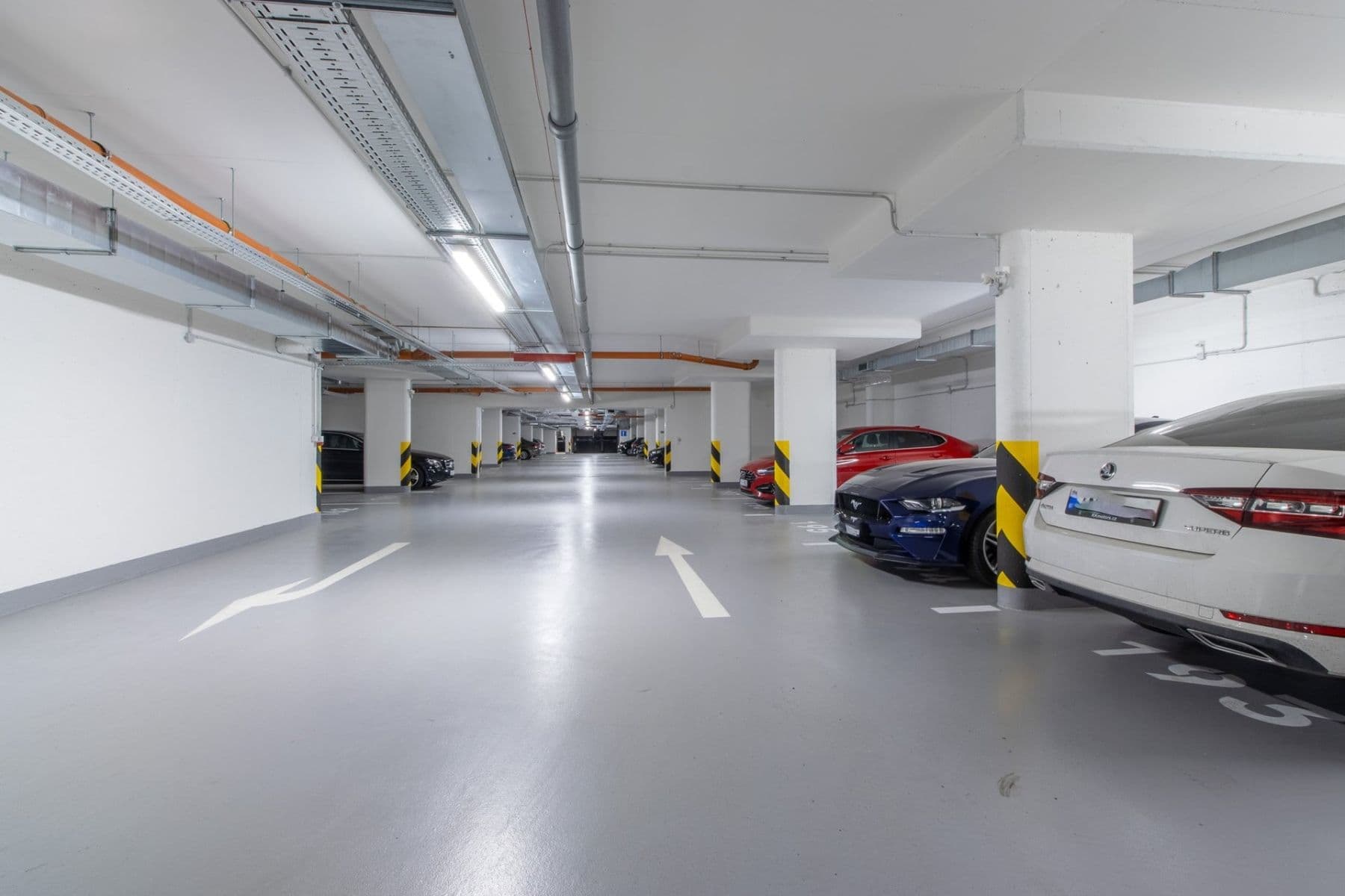 Prenájom garáže 15 m², Poděbradská, Praha, Praha Prenájom garáže 15 m², Poděbradská, Praha, Praha