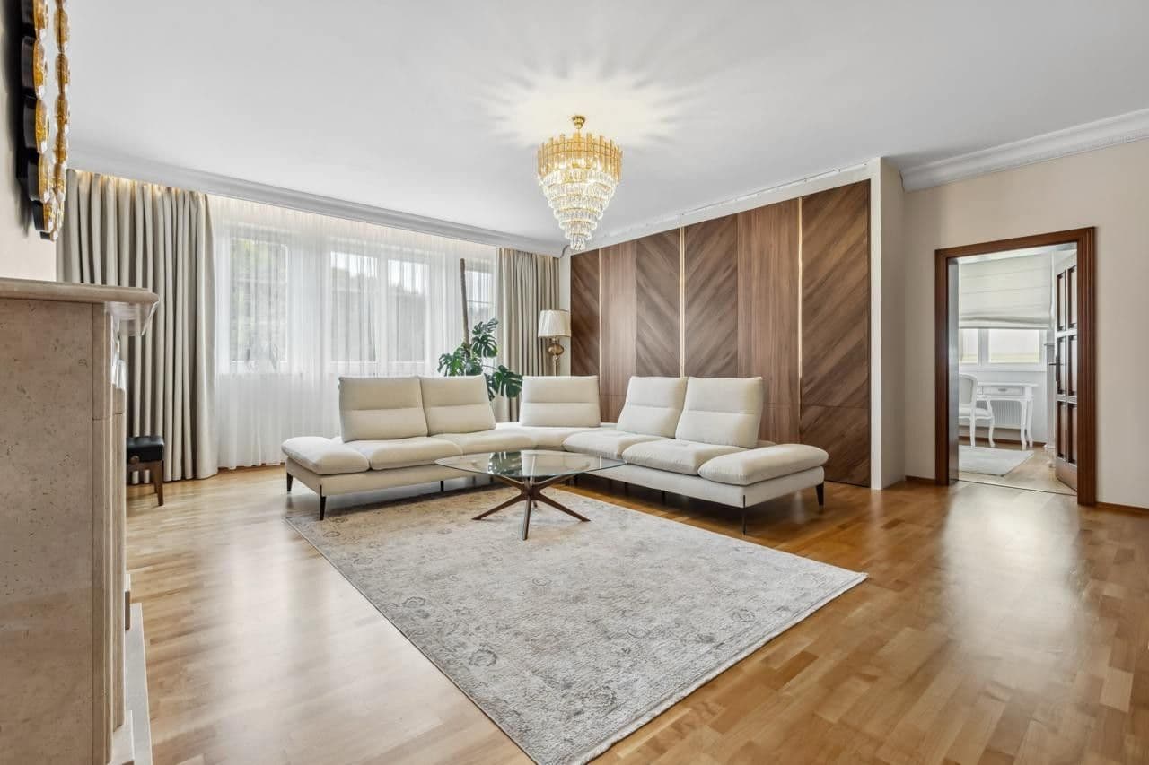 Predaj bytu 4-izbový 130 m², Nebozízek, Karlovy Vary, Karlovarský kraj Predaj bytu 4-izbový 130 m², Nebozízek, Karlovy Vary, Karlovarský kraj