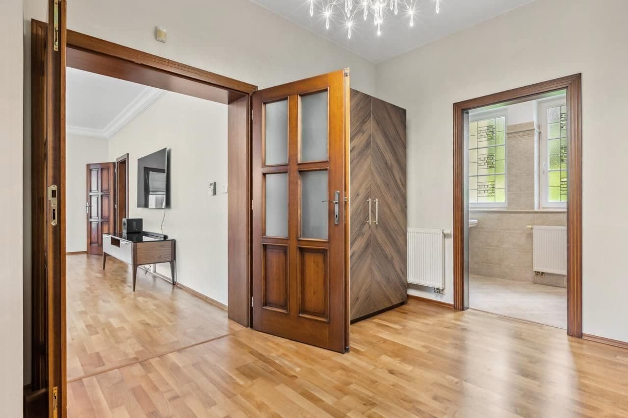 Predaj bytu 4-izbový 130 m², Nebozízek, Karlovy Vary, Karlovarský kraj Predaj bytu 4-izbový 130 m², Nebozízek, Karlovy Vary, Karlovarský kraj
