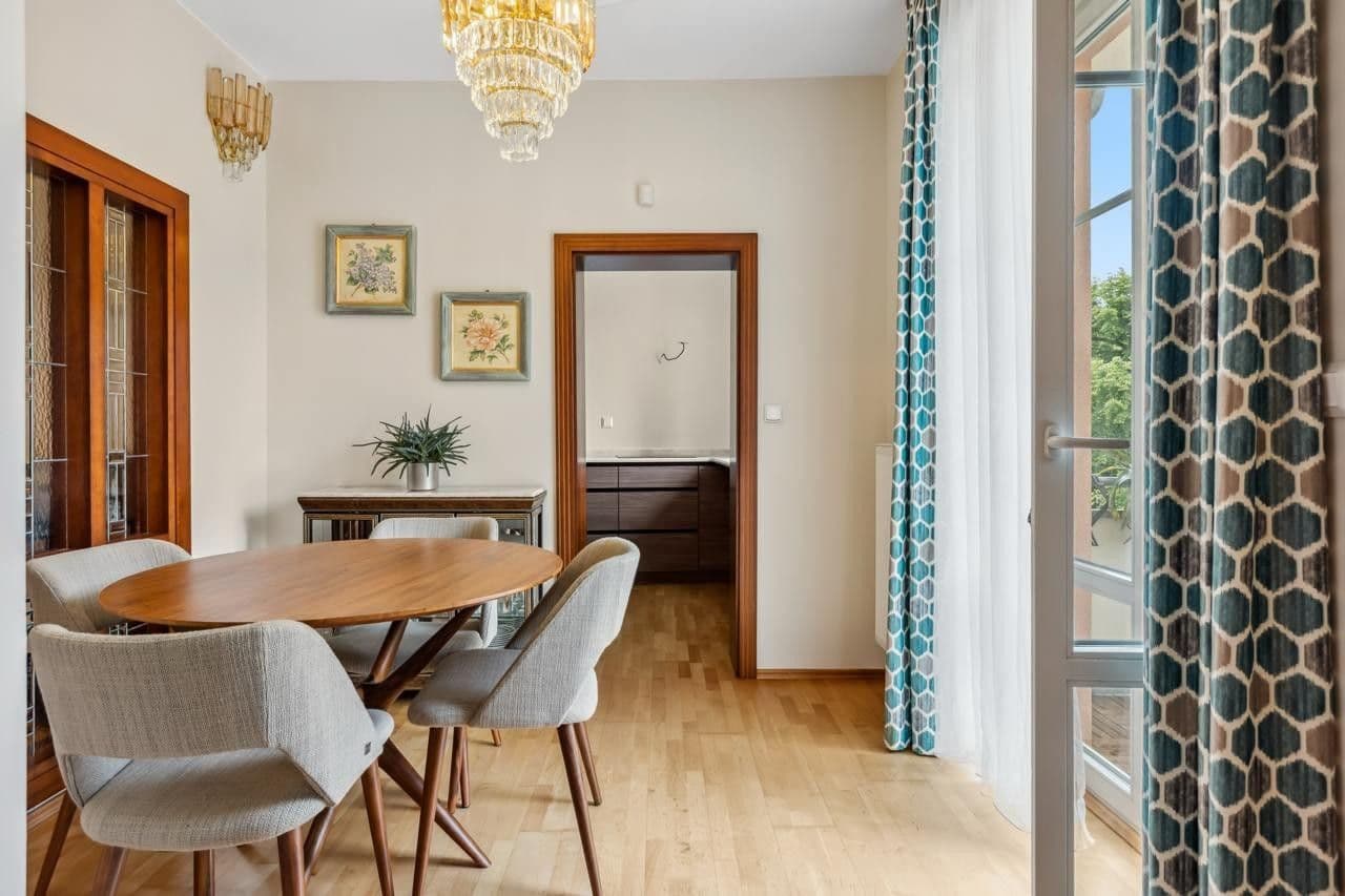Predaj bytu 4-izbový 130 m², Nebozízek, Karlovy Vary, Karlovarský kraj Predaj bytu 4-izbový 130 m², Nebozízek, Karlovy Vary, Karlovarský kraj