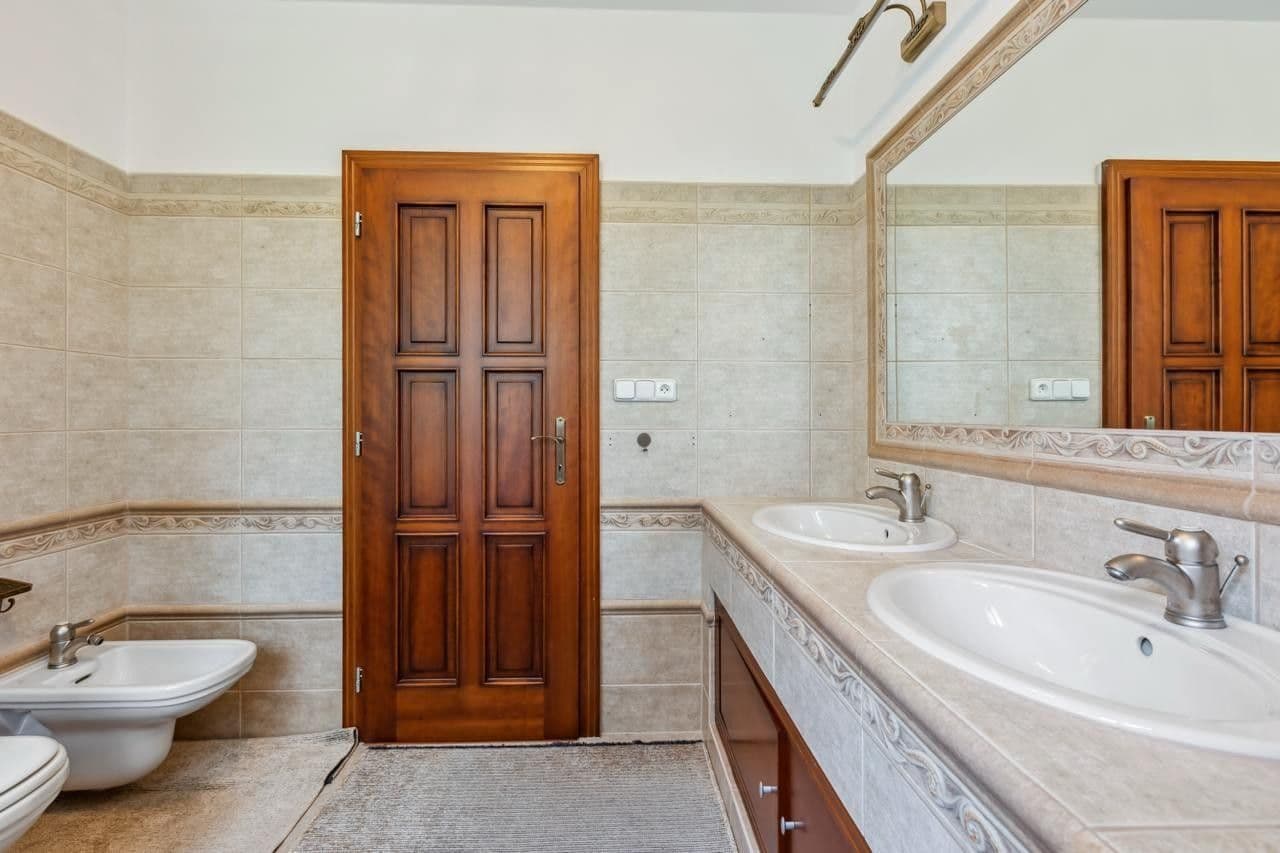 Predaj bytu 4-izbový 130 m², Nebozízek, Karlovy Vary, Karlovarský kraj Predaj bytu 4-izbový 130 m², Nebozízek, Karlovy Vary, Karlovarský kraj