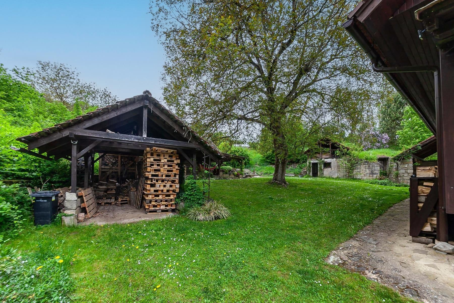 Predaj domu 196 m², pozemek 3.460 m², Staré Hrady, Královéhradecký kraj Predaj domu 196 m², pozemek 3.460 m², Staré Hrady, Královéhradecký kraj