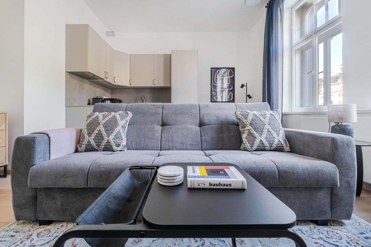 Prenájom bytu 51 m², Plzeňská, Praha, Praha Prenájom bytu 51 m², Plzeňská, Praha, Praha