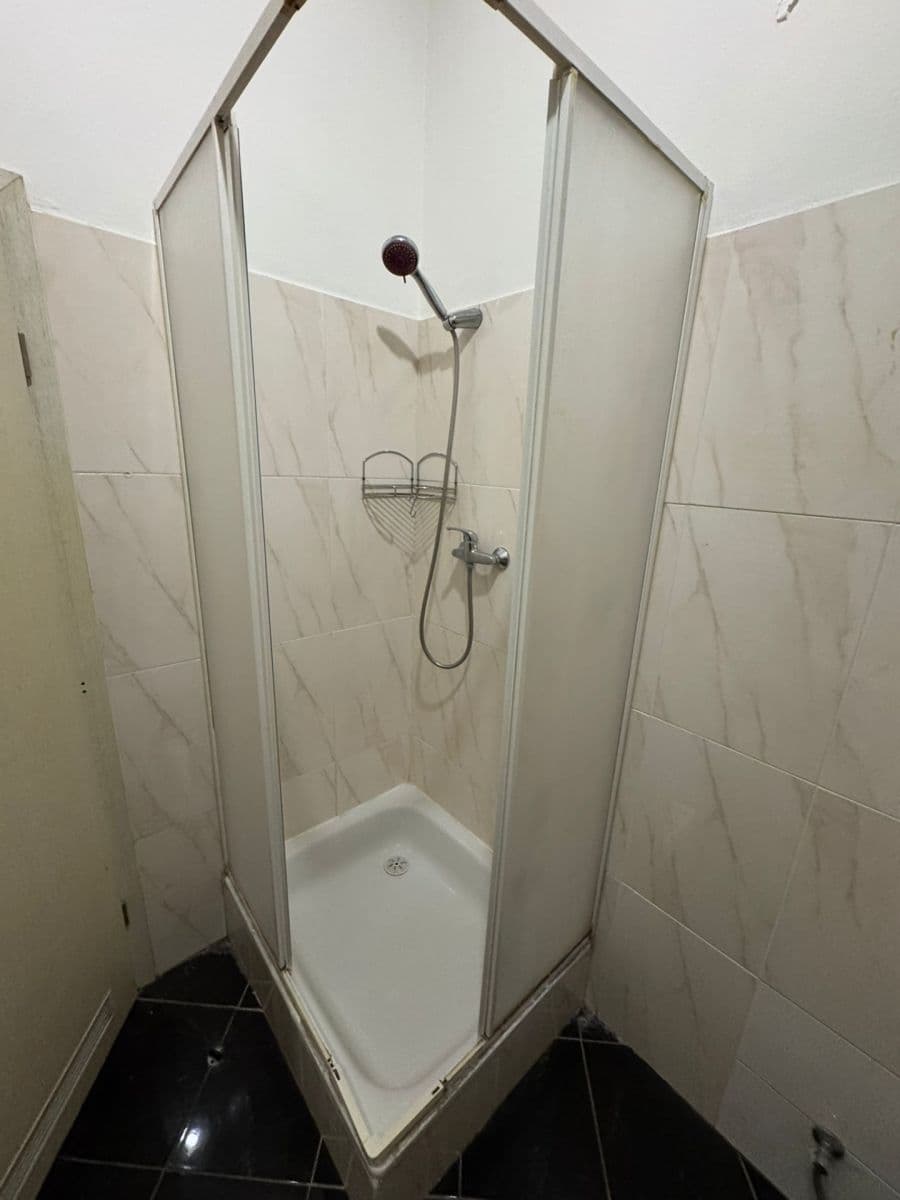 Prenájom bytu 2-izbový 35 m², Umělecká, Praha, Praha Prenájom bytu 2-izbový 35 m², Umělecká, Praha, Praha