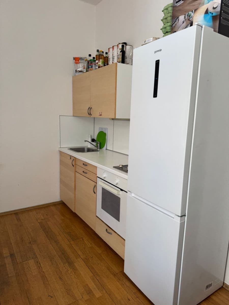 Prenájom bytu 2-izbový 35 m², Umělecká, Praha, Praha Prenájom bytu 2-izbový 35 m², Umělecká, Praha, Praha