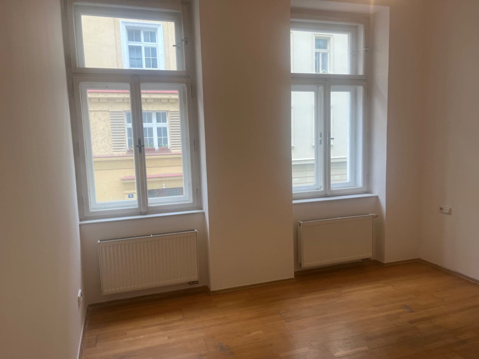 Prenájom bytu 2-izbový 35 m², Umělecká, Praha, Praha Prenájom bytu 2-izbový 35 m², Umělecká, Praha, Praha