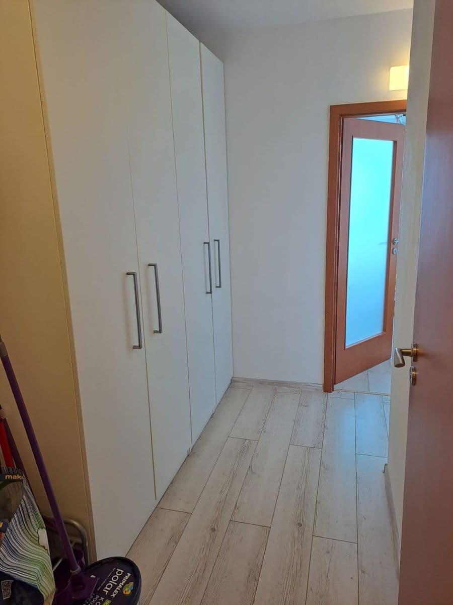 Prenájom bytu 2-izbový 43 m², Hostinského, Praha, Praha Prenájom bytu 2-izbový 43 m², Hostinského, Praha, Praha