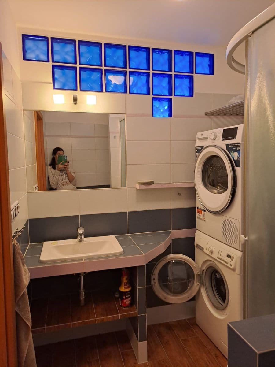 Prenájom bytu 2-izbový 43 m², Hostinského, Praha, Praha Prenájom bytu 2-izbový 43 m², Hostinského, Praha, Praha