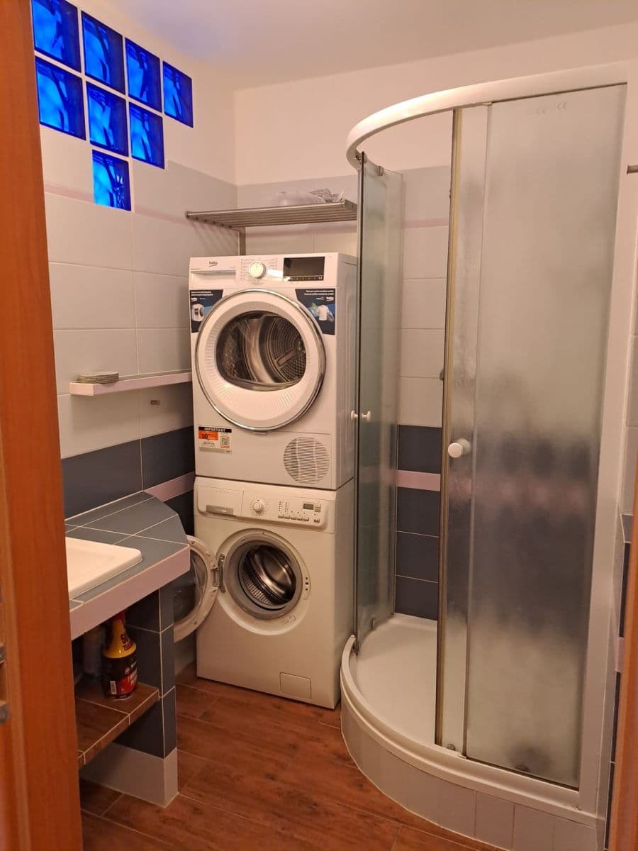 Prenájom bytu 2-izbový 43 m², Hostinského, Praha, Praha Prenájom bytu 2-izbový 43 m², Hostinského, Praha, Praha