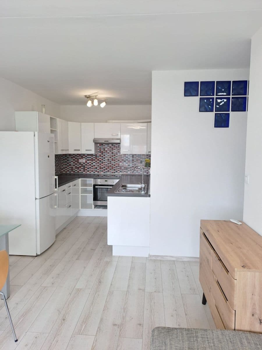 Prenájom bytu 2-izbový 43 m², Hostinského, Praha, Praha Prenájom bytu 2-izbový 43 m², Hostinského, Praha, Praha