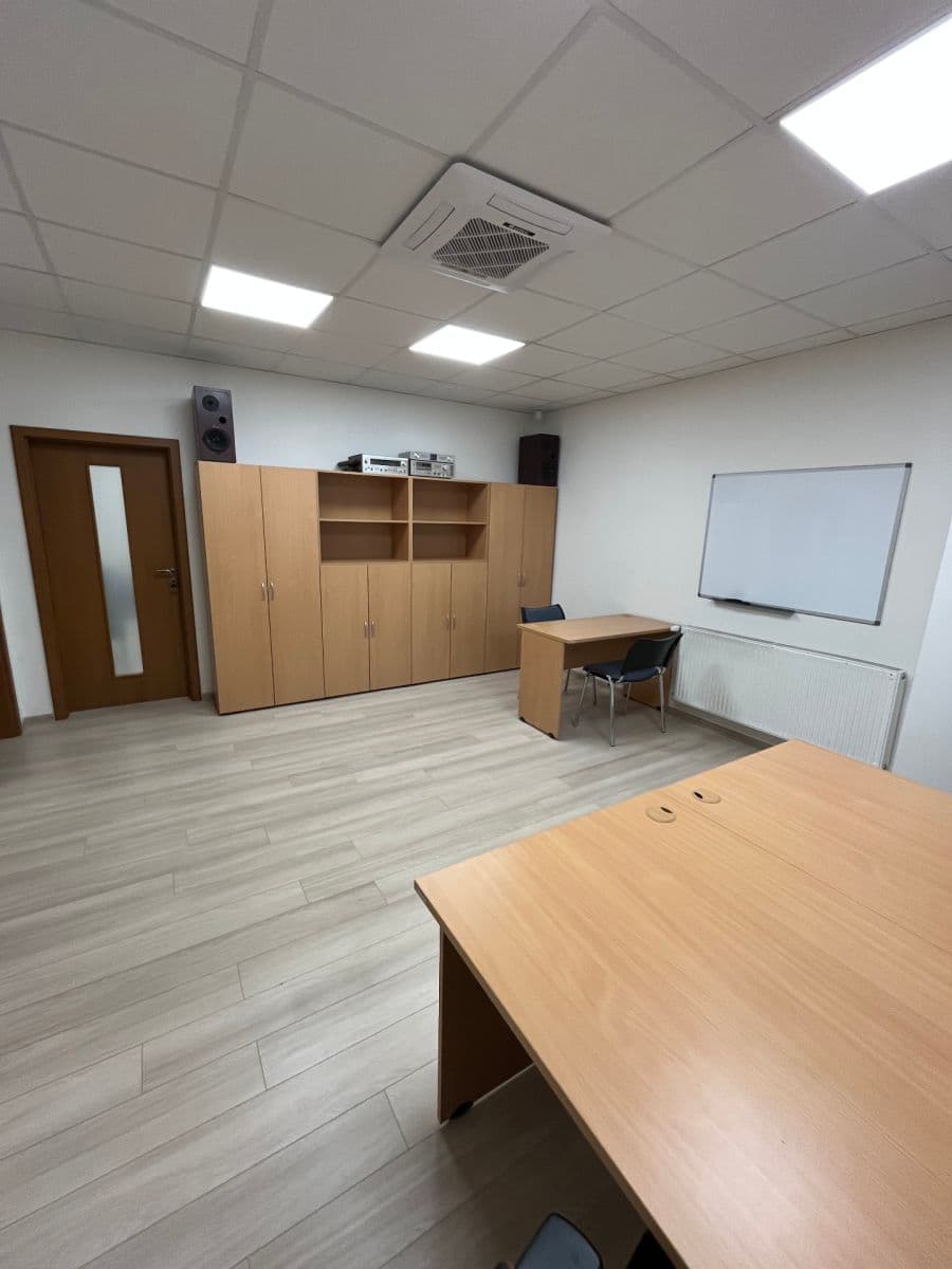 Predaj kancelárie 690 m², Nádražná, Šaľa, Nitriansky kraj Predaj kancelárie 690 m², Nádražná, Šaľa, Nitriansky kraj