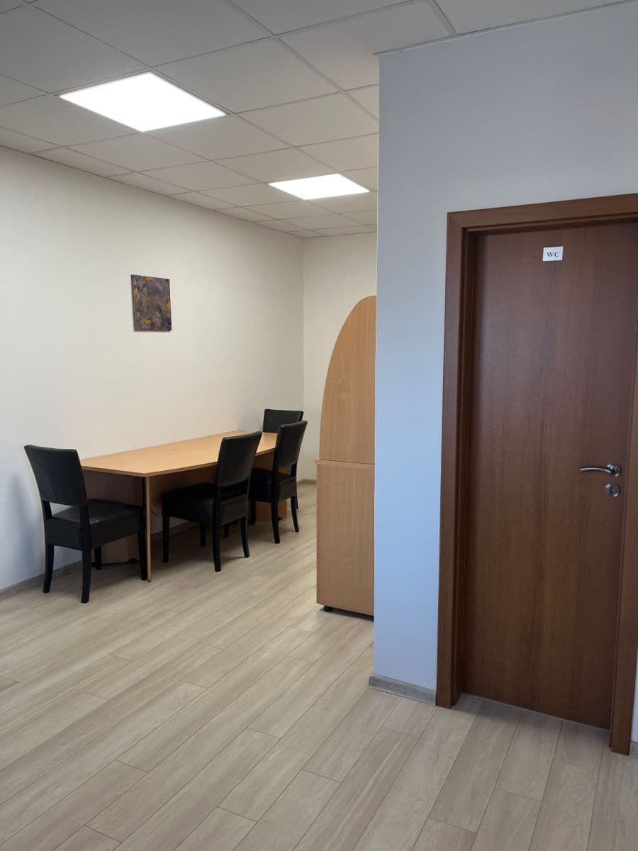 Predaj kancelárie 690 m², Nádražná, Šaľa, Nitriansky kraj Predaj kancelárie 690 m², Nádražná, Šaľa, Nitriansky kraj