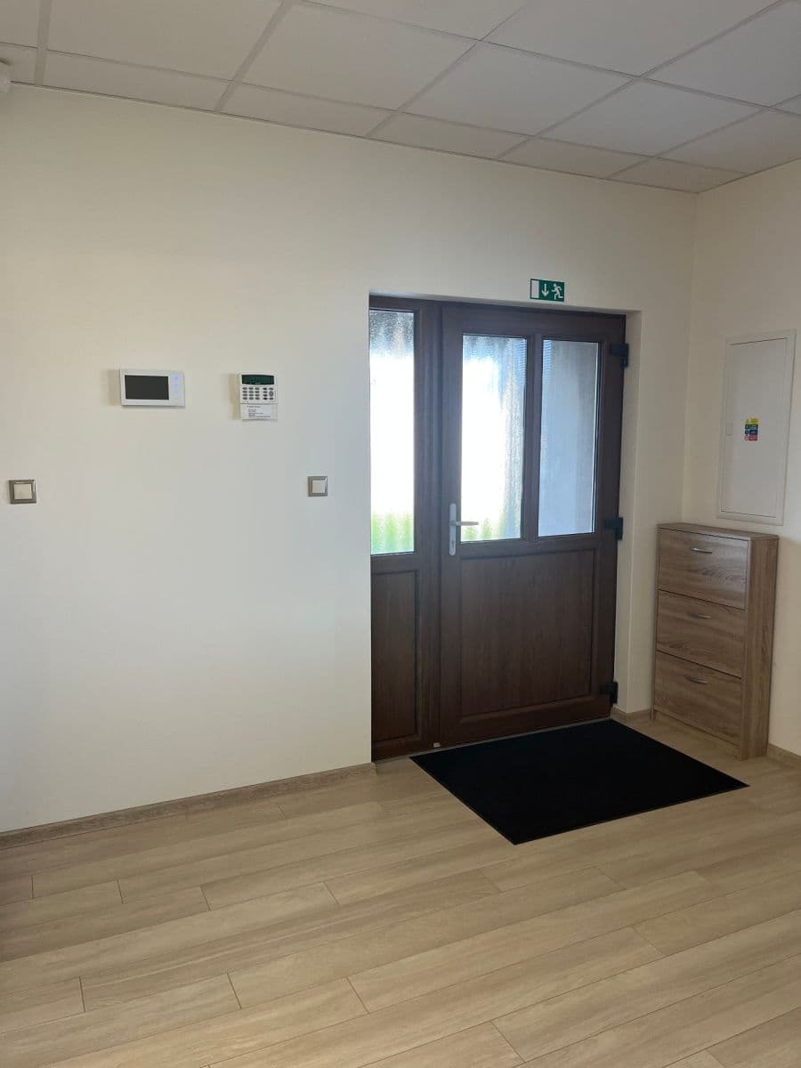 Predaj kancelárie 690 m², Nádražná, Šaľa, Nitriansky kraj Predaj kancelárie 690 m², Nádražná, Šaľa, Nitriansky kraj