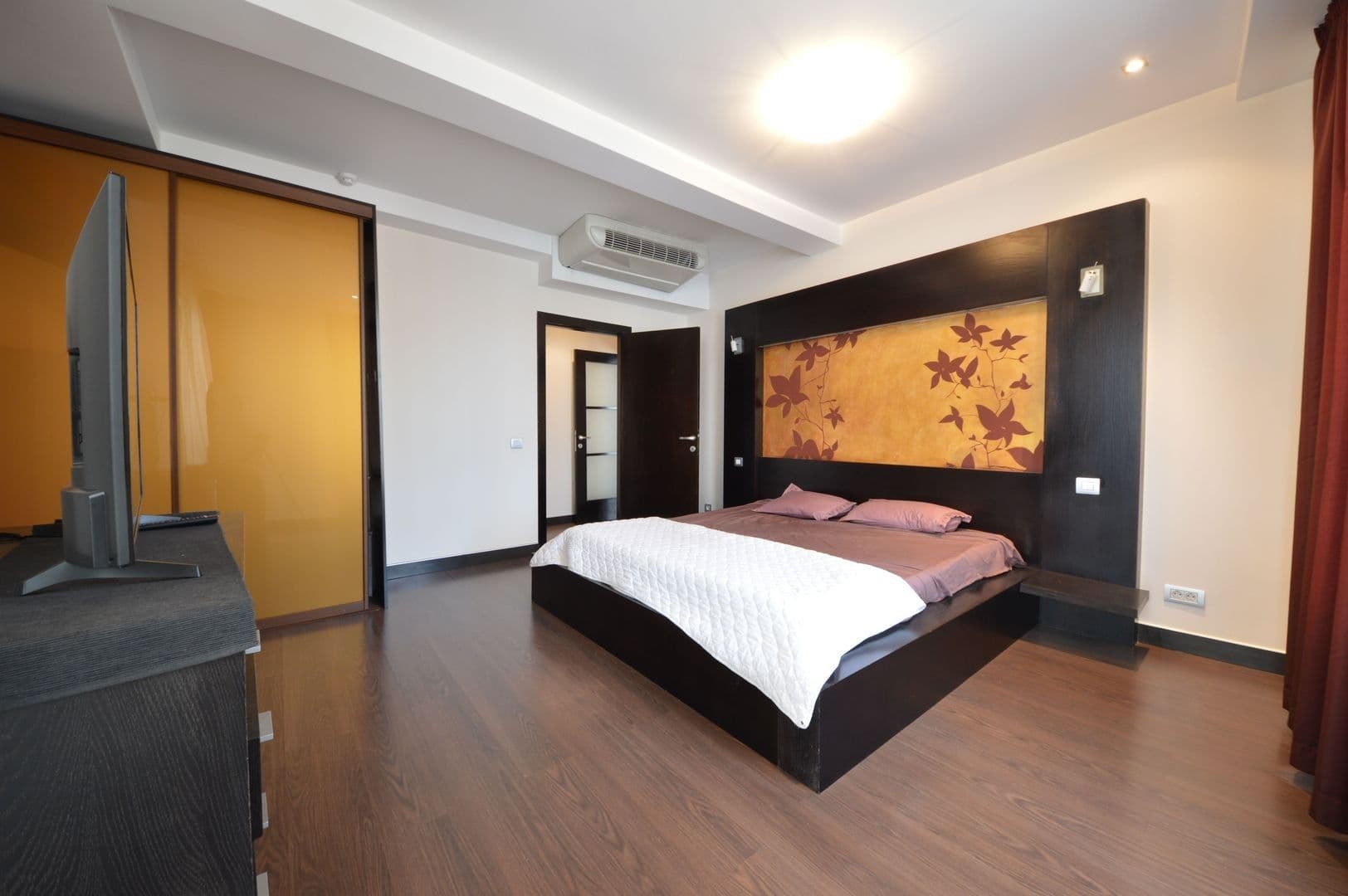 Prenájom bytu 2-izbový 69 m², U Půjčovny, Praha, Praha Prenájom bytu 2-izbový 69 m², U Půjčovny, Praha, Praha