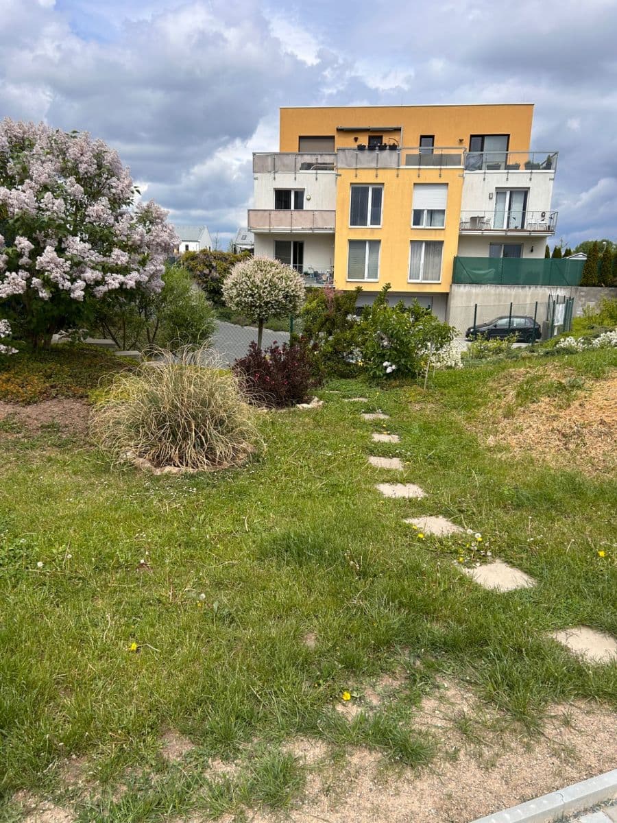 Prenájom garáže 15 m², Jinočany, Středočeský kraj Prenájom garáže 15 m², Jinočany, Středočeský kraj