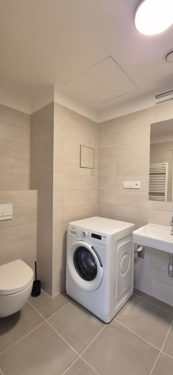 Prenájom bytu 2-izbový 50 m², Komořanská, Praha, Praha Prenájom bytu 2-izbový 50 m², Komořanská, Praha, Praha