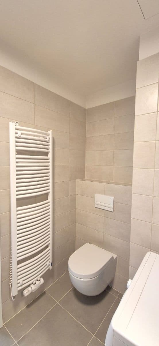 Prenájom bytu 2-izbový 50 m², Komořanská, Praha, Praha Prenájom bytu 2-izbový 50 m², Komořanská, Praha, Praha
