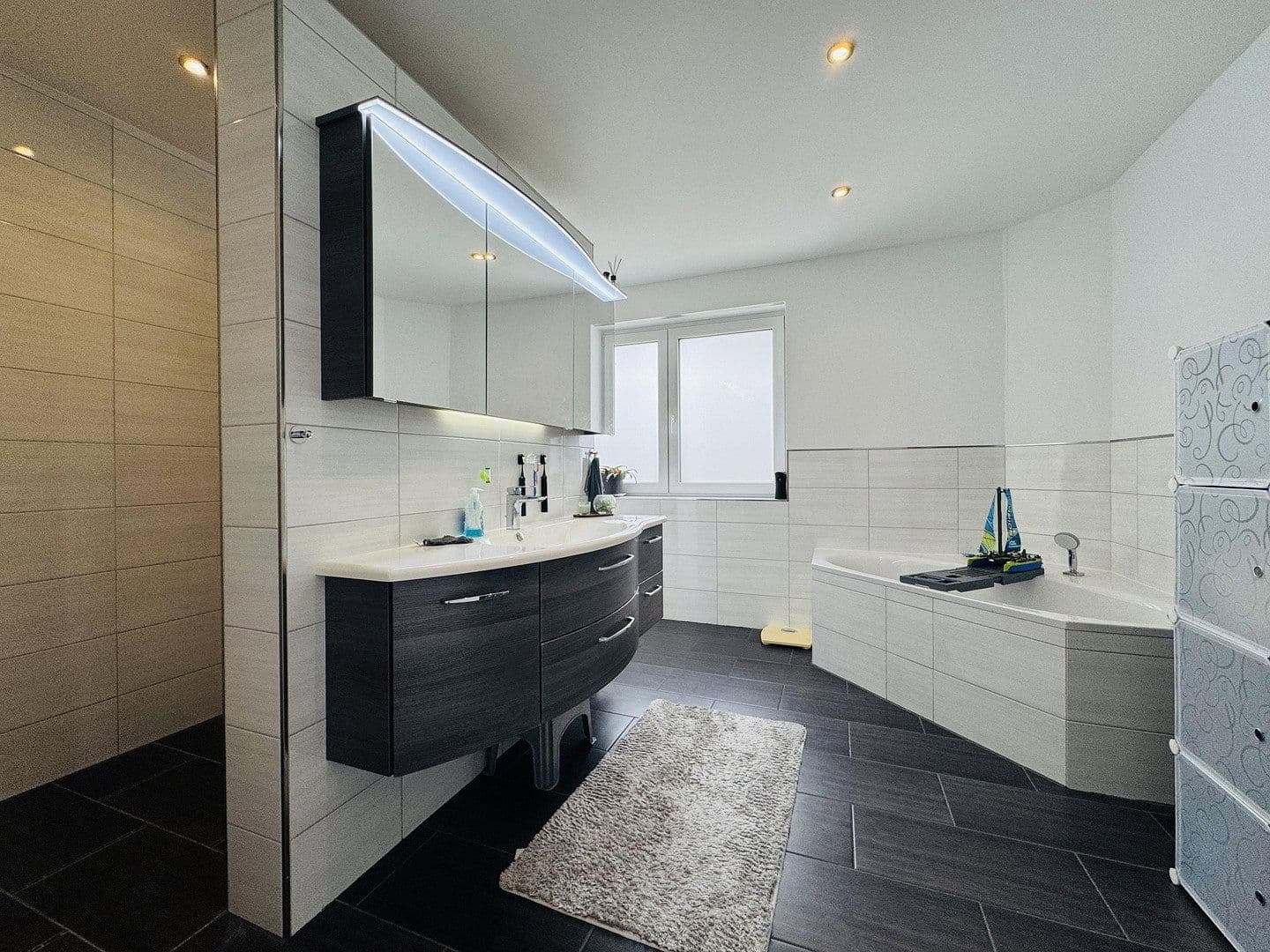 Predaj domu 177 m², pozemek 644 m², Johanne-Stelzer-Straße 36 2016, Vlotho, Severné Porýnie - Westfálsko Predaj domu 177 m², pozemek 644 m², Johanne-Stelzer-Straße 36 2016, Vlotho, Severné Porýnie - Westfálsko