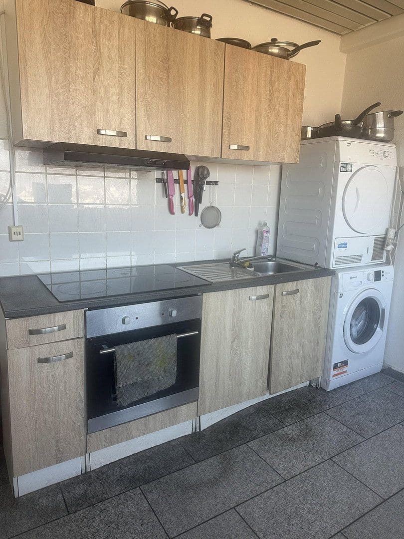 Prenájom bytu 1-izbový 16 m², Allee 40, Heilbronn, Bádensko-Wurttembersko Prenájom bytu 1-izbový 16 m², Allee 40, Heilbronn, Bádensko-Wurttembersko