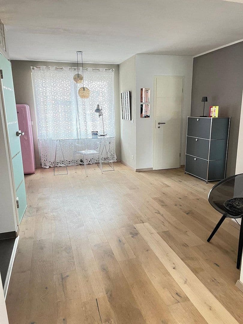 Predaj domu 108 m², pozemek 334 m², Friedrichsdorf, Hesensko Predaj domu 108 m², pozemek 334 m², Friedrichsdorf, Hesensko