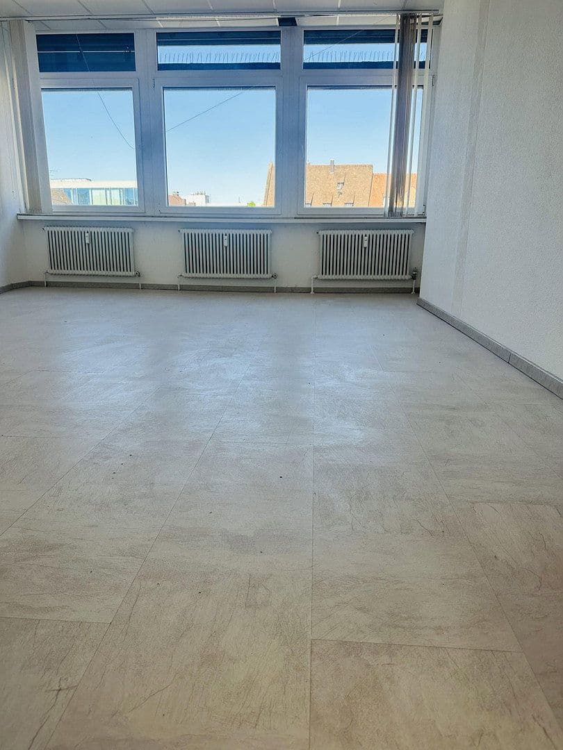 Prenájom kancelárie 165 m², Marktplatz 13, Heilbronn, Bádensko-Wurttembersko Prenájom kancelárie 165 m², Marktplatz 13, Heilbronn, Bádensko-Wurttembersko