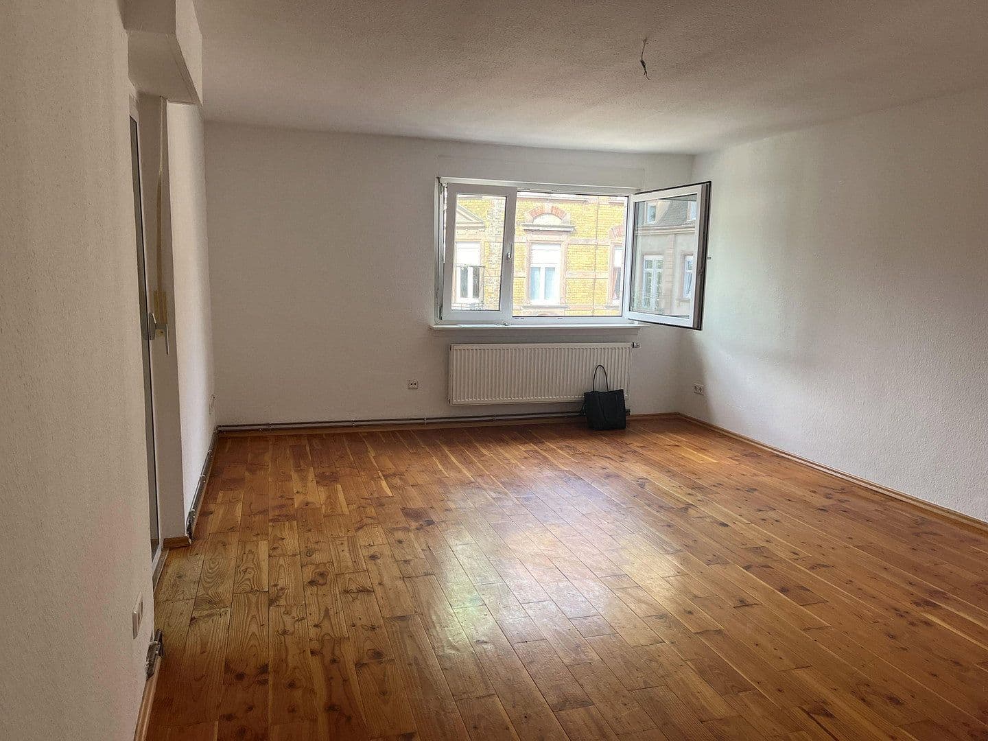 Prenájom bytu 1-izbový 47 m², Karlsruhe, Bádensko-Wurttembersko Prenájom bytu 1-izbový 47 m², Karlsruhe, Bádensko-Wurttembersko