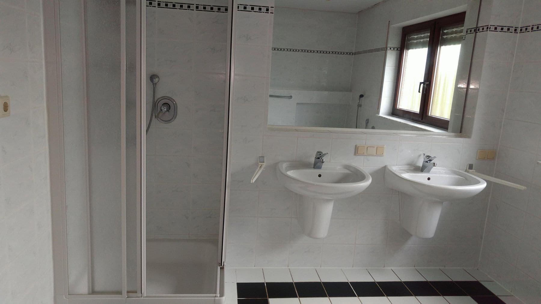 Predaj bytu 3-izbový 118 m², Ramstein-Miesenbach, Porýnie-Falcko Predaj bytu 3-izbový 118 m², Ramstein-Miesenbach, Porýnie-Falcko