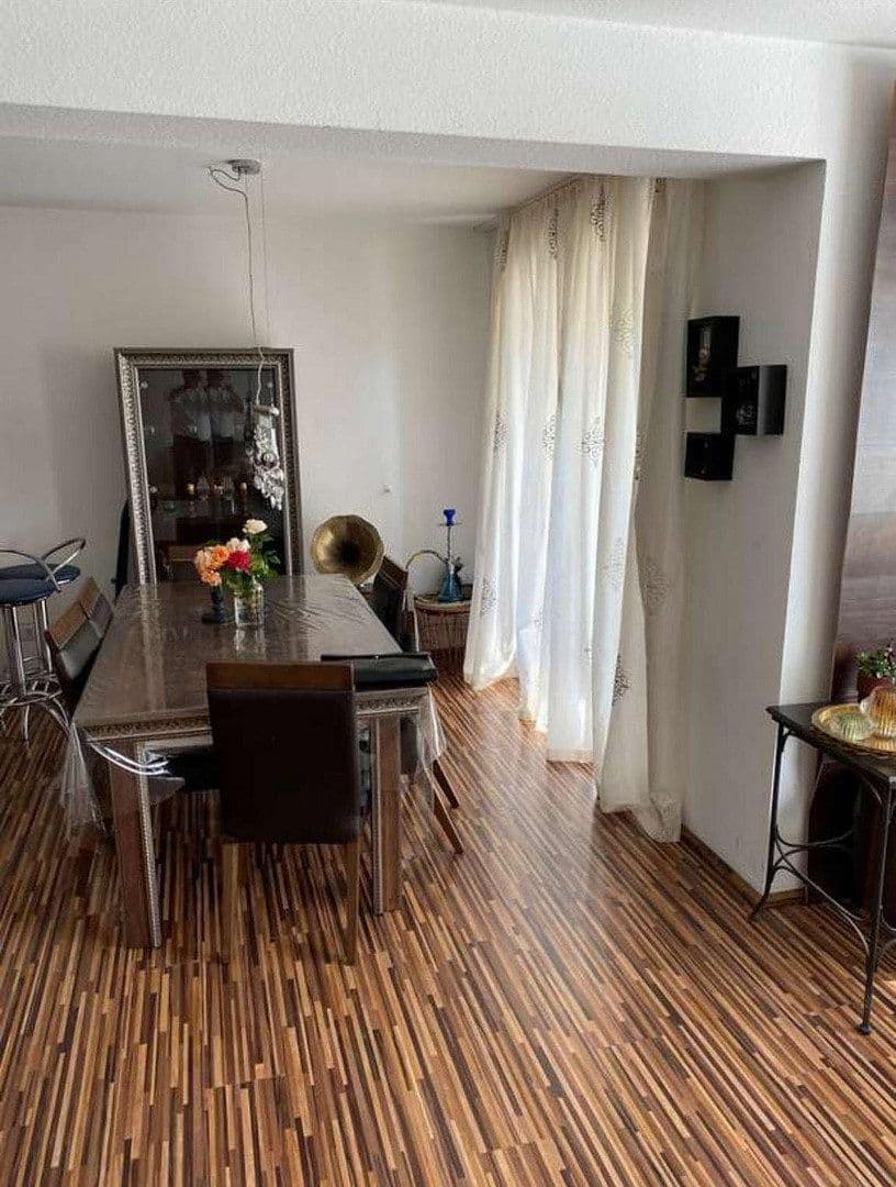 Predaj domu 118 m², pozemek 327 m², Friedberg (Hessen), Hesensko Predaj domu 118 m², pozemek 327 m², Friedberg (Hessen), Hesensko