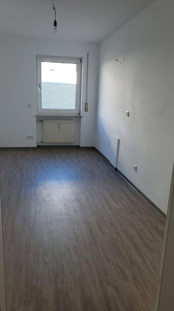 Prenájom bytu 5-izbový 146 m², Zeller Strasse 26, Margetshöchheim, Bavorsko Prenájom bytu 5-izbový 146 m², Zeller Strasse 26, Margetshöchheim, Bavorsko