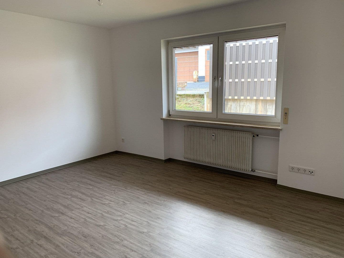 Prenájom bytu 5-izbový 146 m², Zeller Strasse 26, Margetshöchheim, Bavorsko Prenájom bytu 5-izbový 146 m², Zeller Strasse 26, Margetshöchheim, Bavorsko