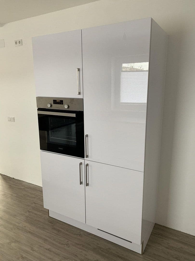 Prenájom bytu 5-izbový 146 m², Zeller Strasse 26, Margetshöchheim, Bavorsko Prenájom bytu 5-izbový 146 m², Zeller Strasse 26, Margetshöchheim, Bavorsko
