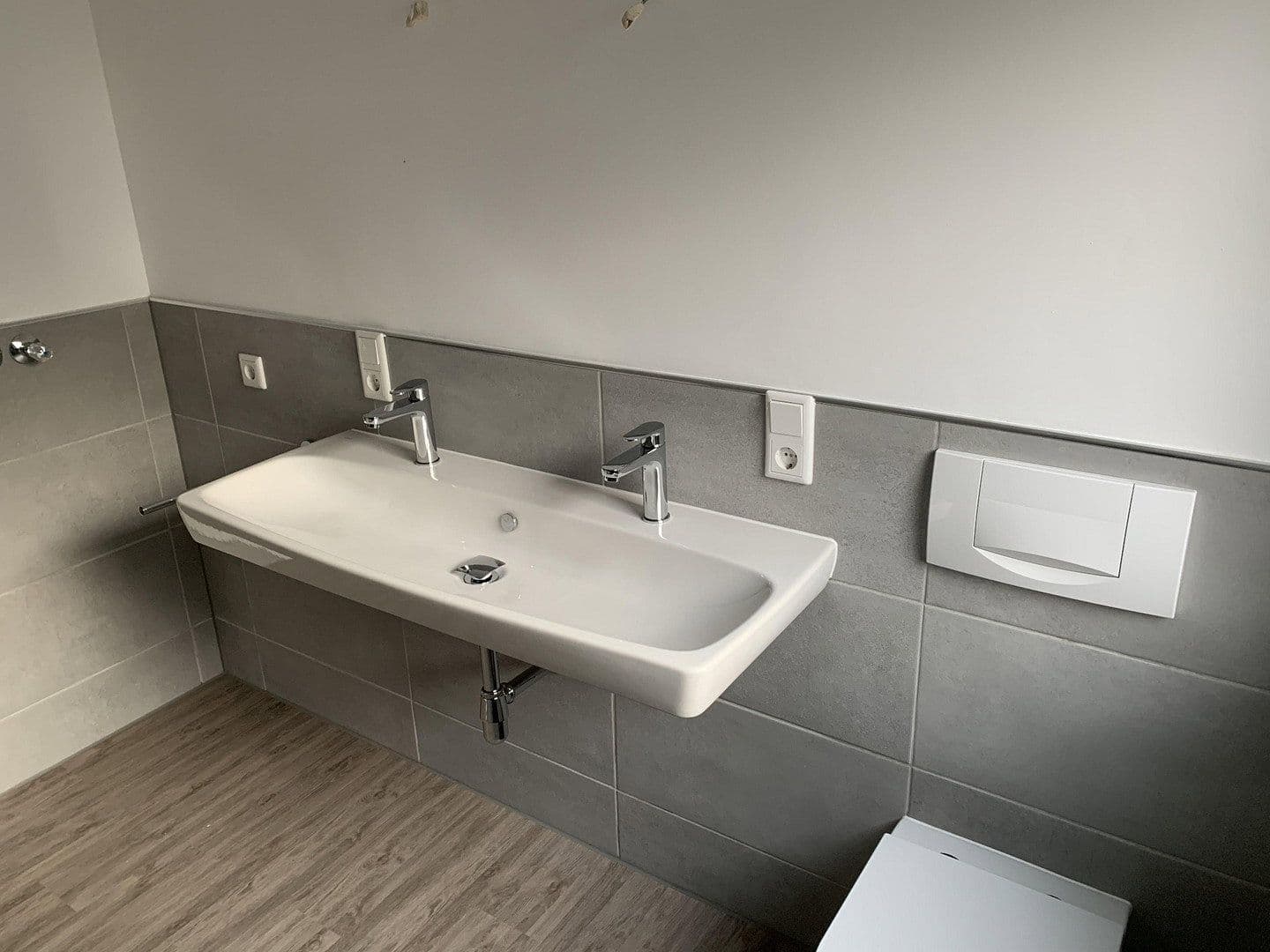 Prenájom bytu 5-izbový 146 m², Zeller Strasse 26, Margetshöchheim, Bavorsko Prenájom bytu 5-izbový 146 m², Zeller Strasse 26, Margetshöchheim, Bavorsko