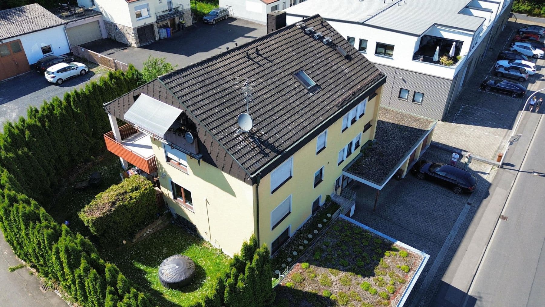Prenájom bytu 5-izbový 146 m², Zeller Strasse 26, Margetshöchheim, Bavorsko Prenájom bytu 5-izbový 146 m², Zeller Strasse 26, Margetshöchheim, Bavorsko