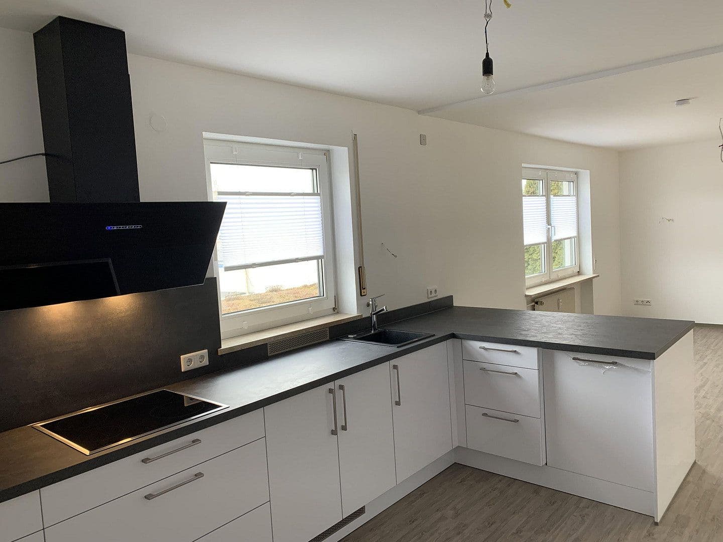 Prenájom bytu 5-izbový 146 m², Zeller Strasse 26, Margetshöchheim, Bavorsko Prenájom bytu 5-izbový 146 m², Zeller Strasse 26, Margetshöchheim, Bavorsko