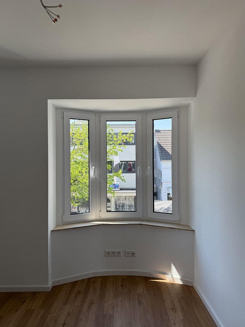 Prenájom bytu 2-izbový 85 m², Langenfeld (Rheinland), Severné Porýnie - Westfálsko Prenájom bytu 2-izbový 85 m², Langenfeld (Rheinland), Severné Porýnie - Westfálsko