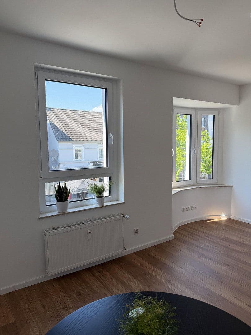 Prenájom bytu 2-izbový 85 m², Langenfeld (Rheinland), Severné Porýnie - Westfálsko Prenájom bytu 2-izbový 85 m², Langenfeld (Rheinland), Severné Porýnie - Westfálsko