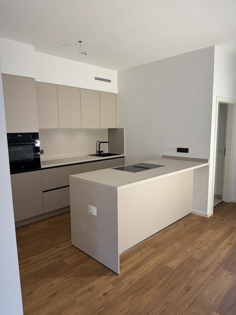 Prenájom bytu 2-izbový 85 m², Langenfeld (Rheinland), Severné Porýnie - Westfálsko Prenájom bytu 2-izbový 85 m², Langenfeld (Rheinland), Severné Porýnie - Westfálsko