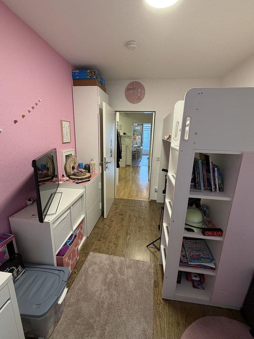 Prenájom bytu 3-izbový 70 m², Konstantinstraße 133, Mönchengladbach, Severné Porýnie - Westfálsko Prenájom bytu 3-izbový 70 m², Konstantinstraße 133, Mönchengladbach, Severné Porýnie - Westfálsko