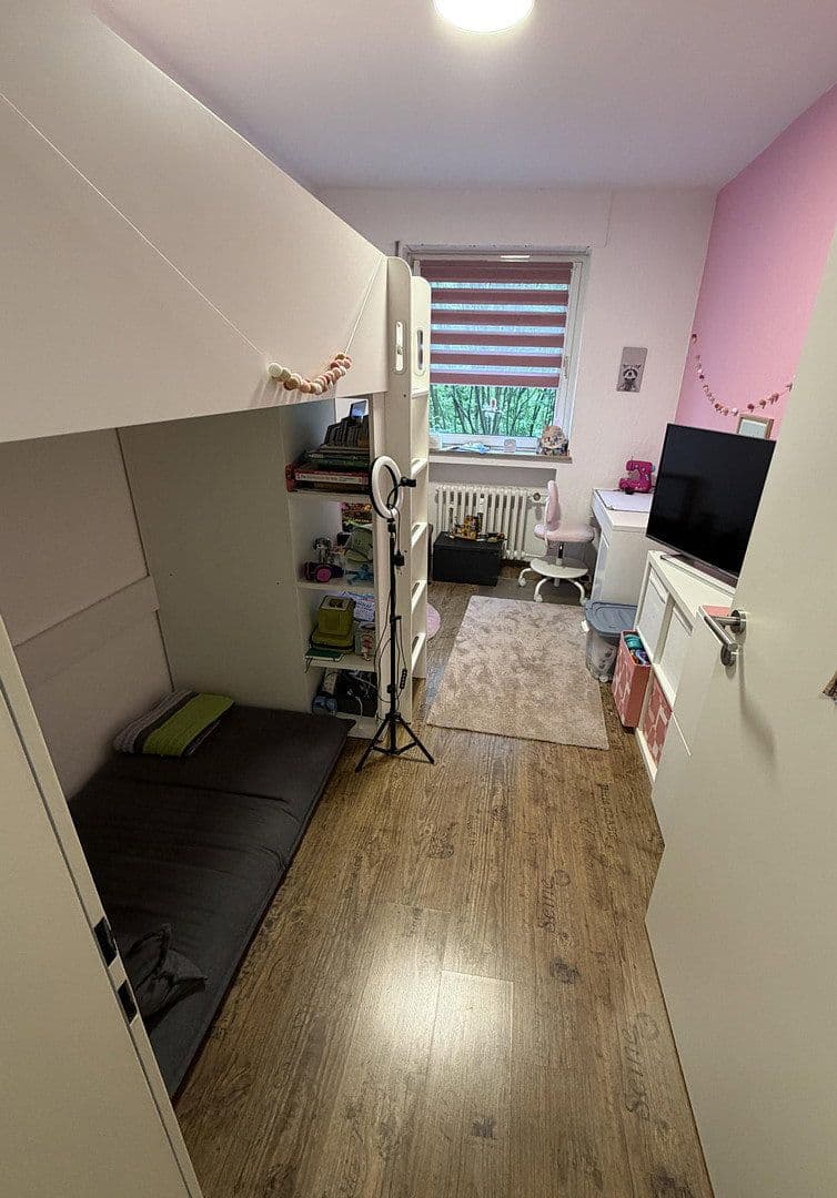 Prenájom bytu 3-izbový 70 m², Konstantinstraße 133, Mönchengladbach, Severné Porýnie - Westfálsko Prenájom bytu 3-izbový 70 m², Konstantinstraße 133, Mönchengladbach, Severné Porýnie - Westfálsko
