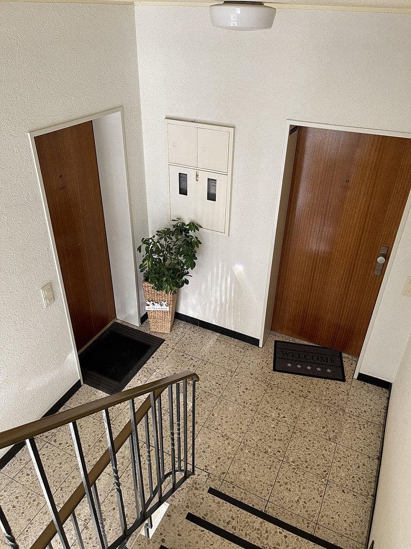 Prenájom bytu 3-izbový 70 m², Konstantinstraße 133, Mönchengladbach, Severné Porýnie - Westfálsko Prenájom bytu 3-izbový 70 m², Konstantinstraße 133, Mönchengladbach, Severné Porýnie - Westfálsko