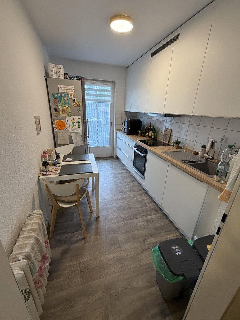 Prenájom bytu 3-izbový 70 m², Konstantinstraße 133, Mönchengladbach, Severné Porýnie - Westfálsko Prenájom bytu 3-izbový 70 m², Konstantinstraße 133, Mönchengladbach, Severné Porýnie - Westfálsko