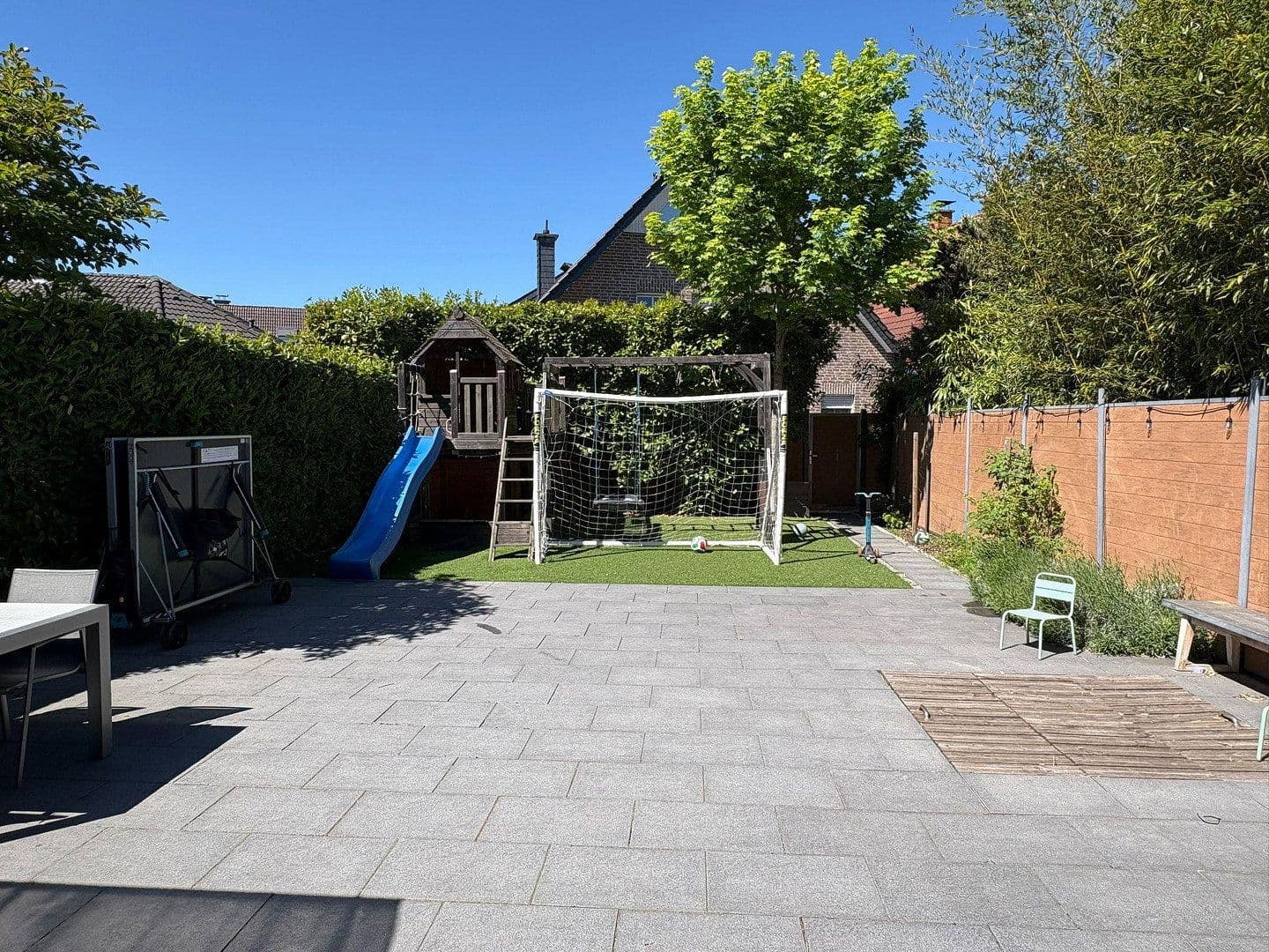 Predaj domu 136 m², pozemek 310 m², Krefeld, Severné Porýnie - Westfálsko Predaj domu 136 m², pozemek 310 m², Krefeld, Severné Porýnie - Westfálsko