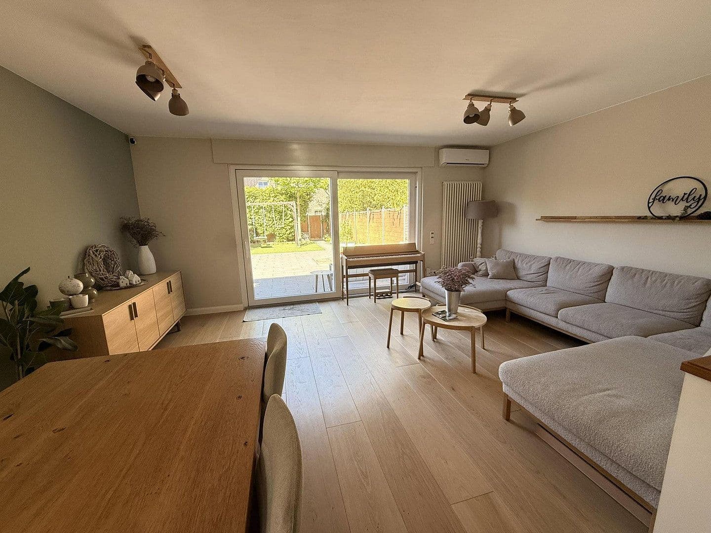 Predaj domu 136 m², pozemek 310 m², Krefeld, Severné Porýnie - Westfálsko Predaj domu 136 m², pozemek 310 m², Krefeld, Severné Porýnie - Westfálsko