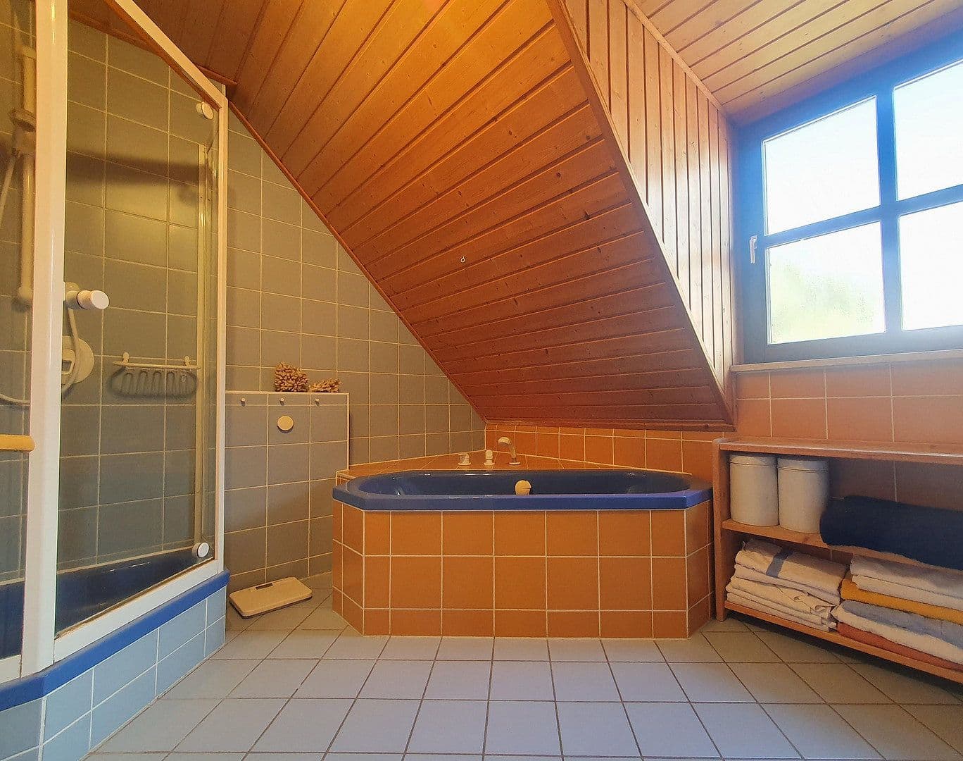 Predaj domu 150 m², pozemek 897 m², Dresden-Schönfeld, Sasko Predaj domu 150 m², pozemek 897 m², Dresden-Schönfeld, Sasko